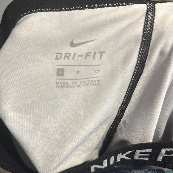 Nike Pro Shorts - Picture 4 of 4